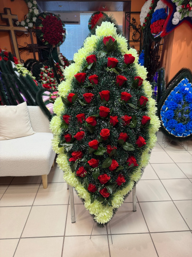 Венок гортензия и розы, 145 см — купить в Уфе