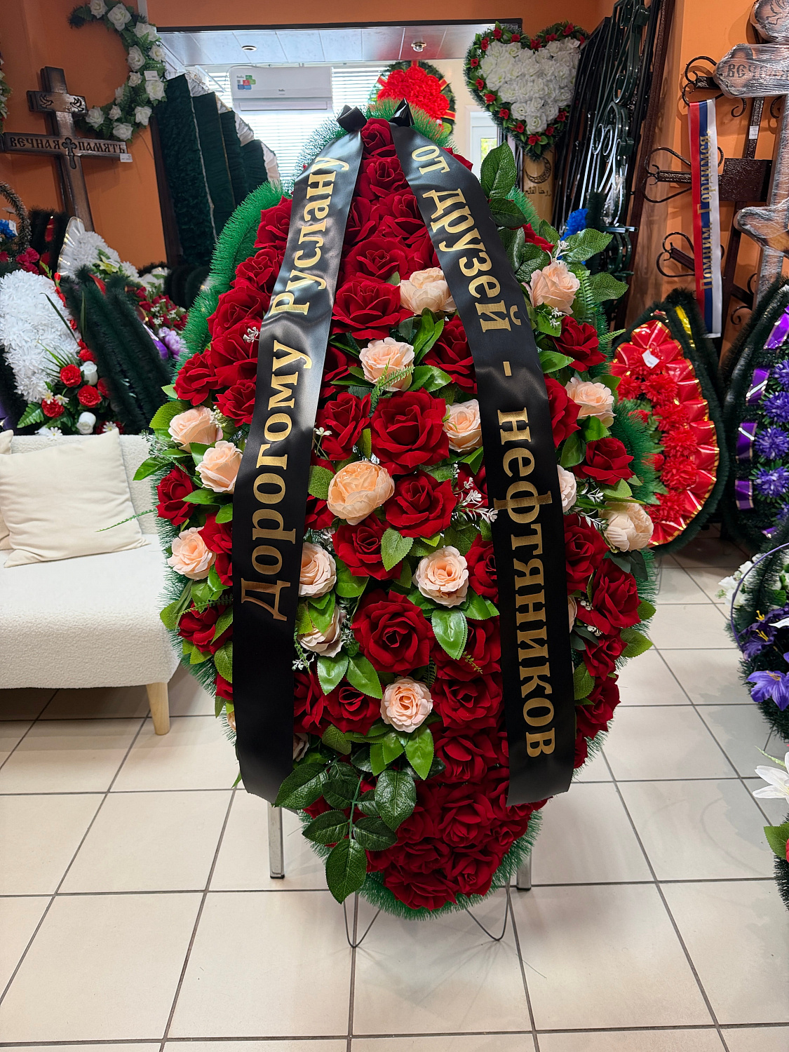Что написать на траурной ленте ритуального венка
